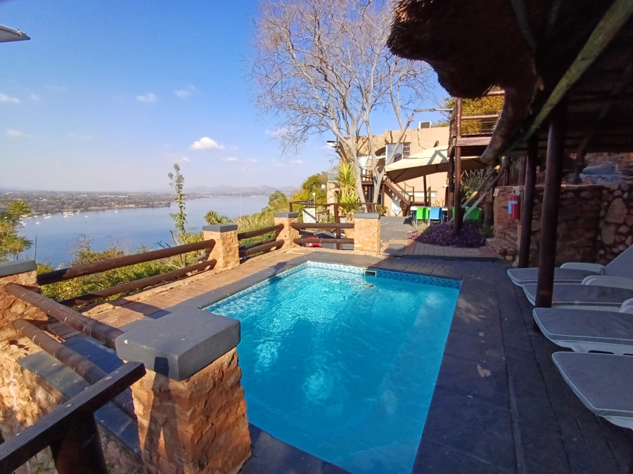 6 Bedroom Property for Sale in Kosmos North West